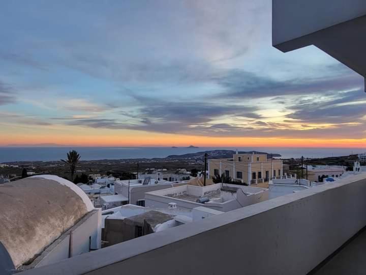 Astivi Santorini Apartments Pýrgos Buitenkant foto